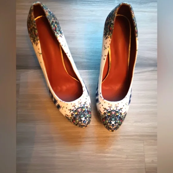 NFL RARE LIKE NEW‼️NY GIANTS HIGH HEELS - Picture 3 of 5